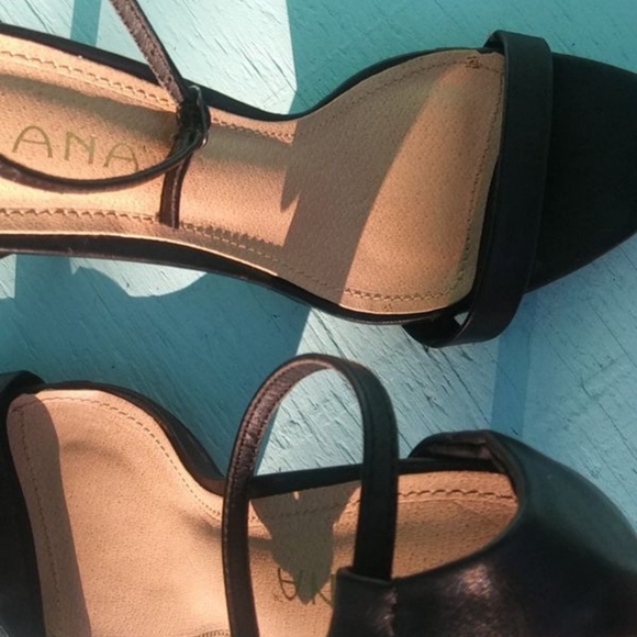 Black Heals - Picture 3 of 3